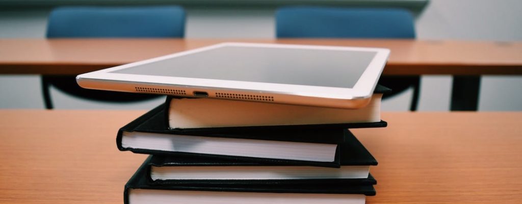 Integrating, curating and streamlining digital readings into Moodle